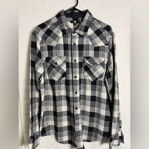 Frye Monochrome Checkered Men's Shirt.. this shirt is classic 🧡